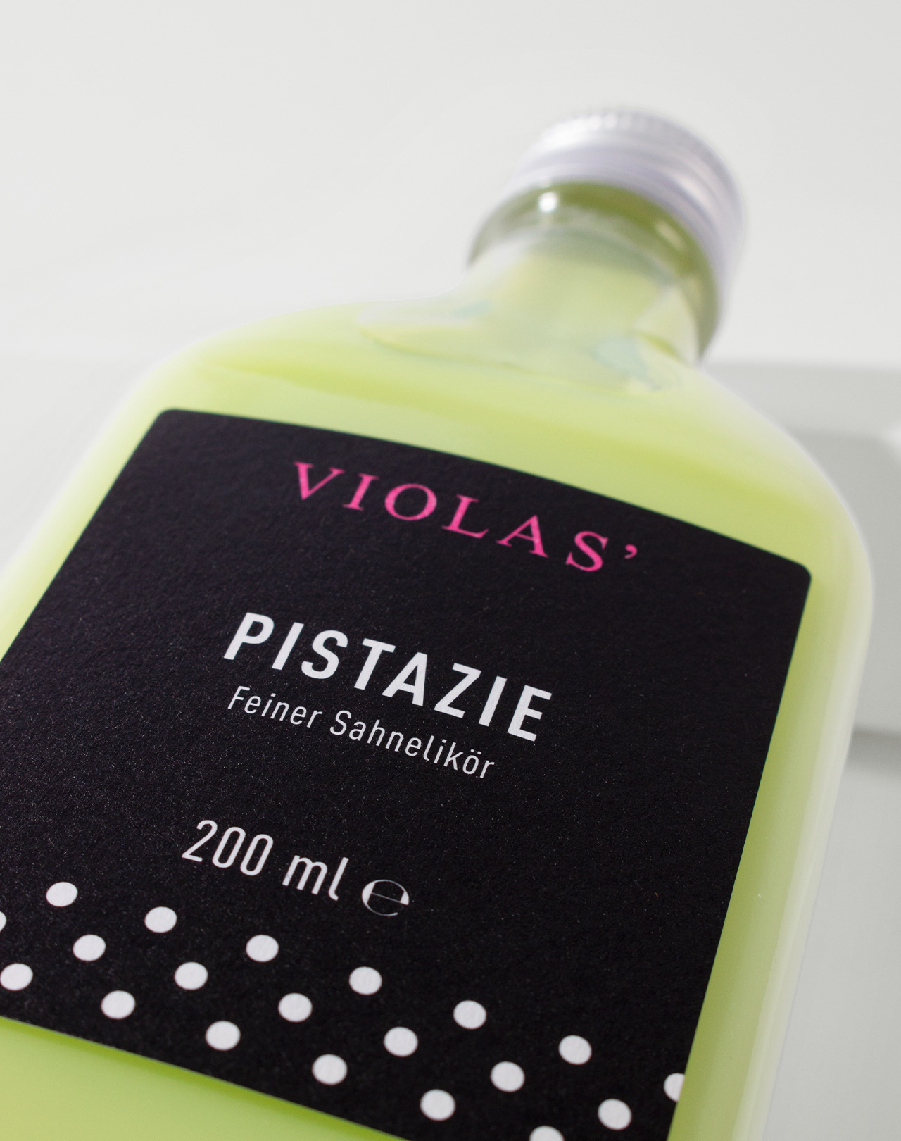 VIOLAS’ kleiner Sahnelikör Pistazie VIOLAS’ kleiner Sahnelikör Pistazie